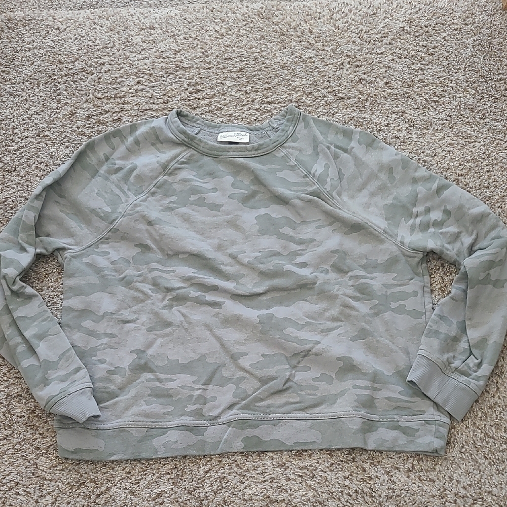 Universal Thread Camouflage Sweater